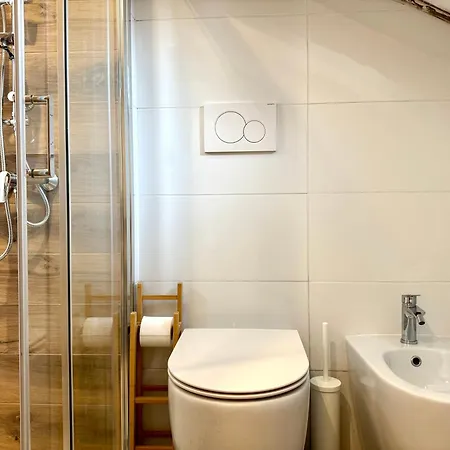 Stop In Italy To Cp14 Cozy Attic View Centro *