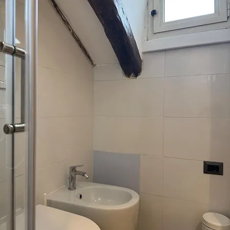 Stop In Italy To Cp14 Cozy Attic View Centro Apartamento