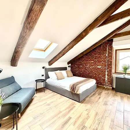 Stop In Italy To Cp14 Cozy Attic View Centro Turín